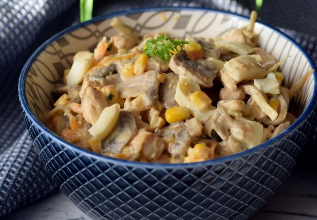 Салат з шампіньйонами і курячим філе: повний гід з рецептами